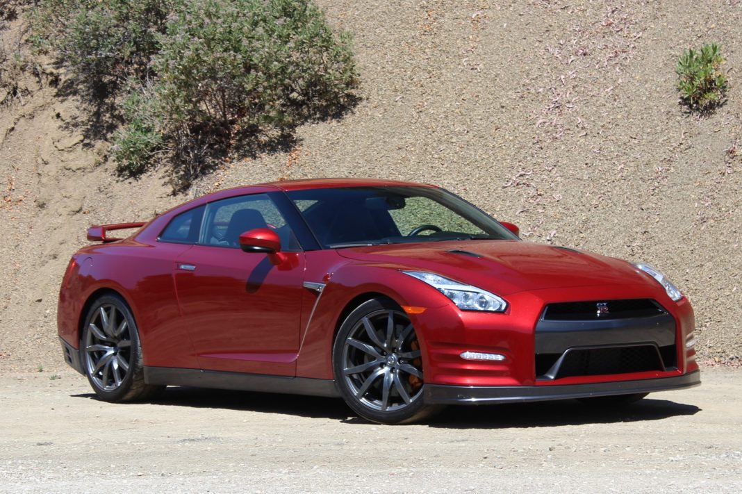 2015 Nissan GT-R: Unbelievable Features of this Supercar
